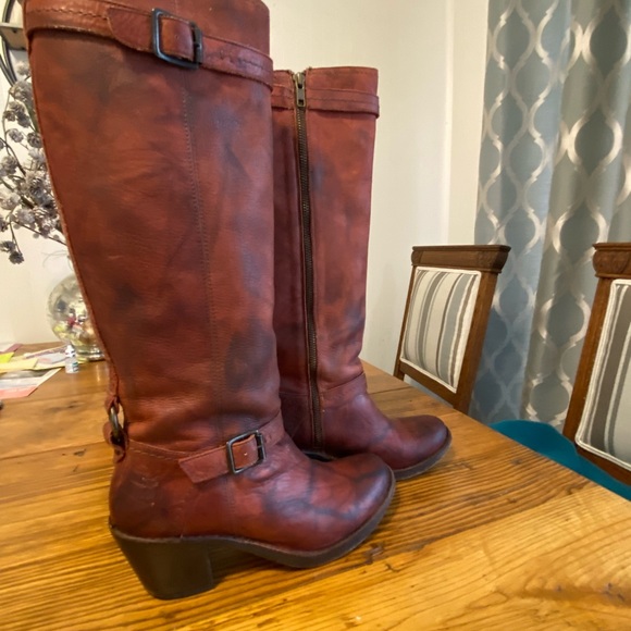 Frye Carmen leather boots, rarely worn, w box - Picture 1 of 7